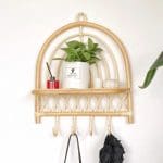 Image d'un porte-manteau en rotin
